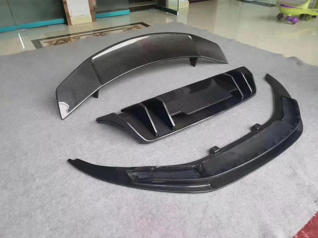 Audi R8 Full Carbon Kit