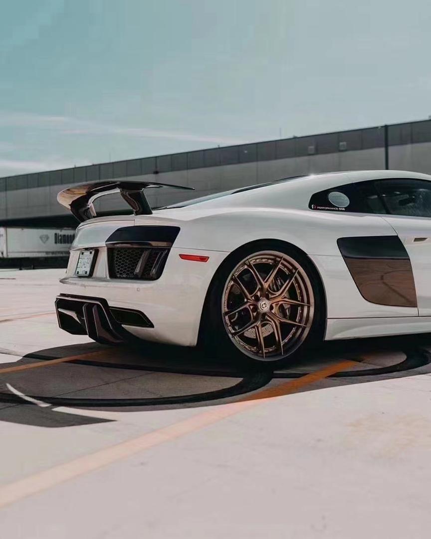 Audi R8 Full Carbon Kit