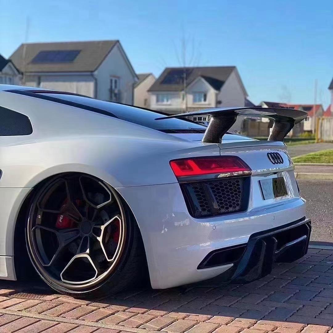 Audi R8 Full Carbon Kit